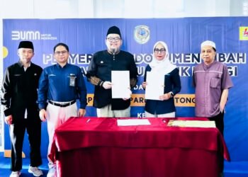 Pemda Parigi Moutong Serahkan Hibah Lahan ke PLN