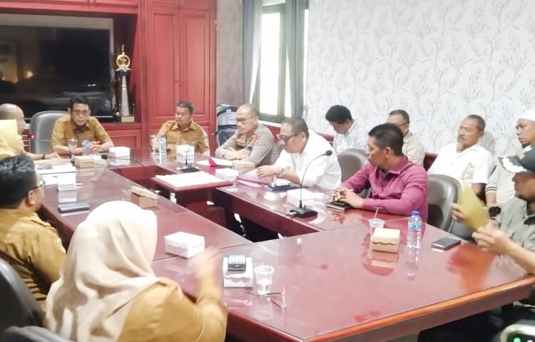 Bupati Parigi Moutong Nonaktifkan Kades Sigenti, Tegaskan Penyelesaian Polemik Harus Transparan