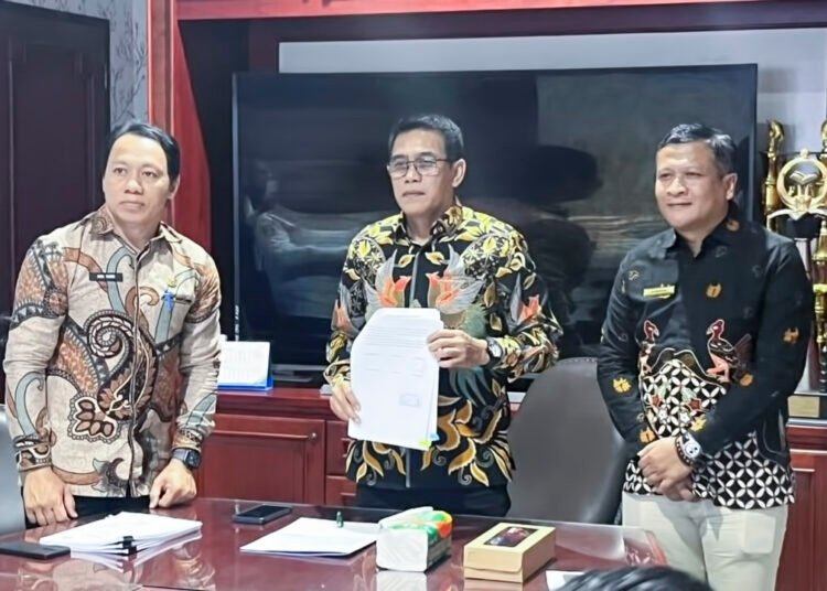 Bupati Parigi Moutong Tandatangani PKS Optimalisasi Pajak Pusat dan Daerah