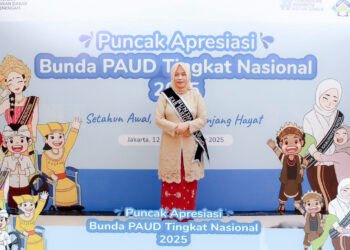 Hestiwati Nanga Terima Penghargaan Bunda PAUD Tingkat Nasional