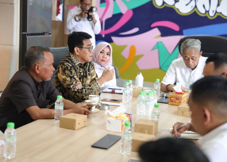 Bupati Erwin Burase Serahkan Dokumen Sekolah Rakyat ke Kemensos, Bidik Tahap Ketiga Pembangunan
