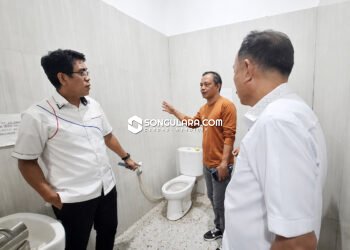Tinjau Puskesmas Sausu, Bupati Parigi Moutong Soroti Fasilitas Sanitasi Rusak