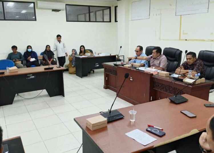 DPRD Parigi Moutong Mediasi Sengketa Cleaning Service RSUD Anuntaloko, Status PHK Diperdebatkan