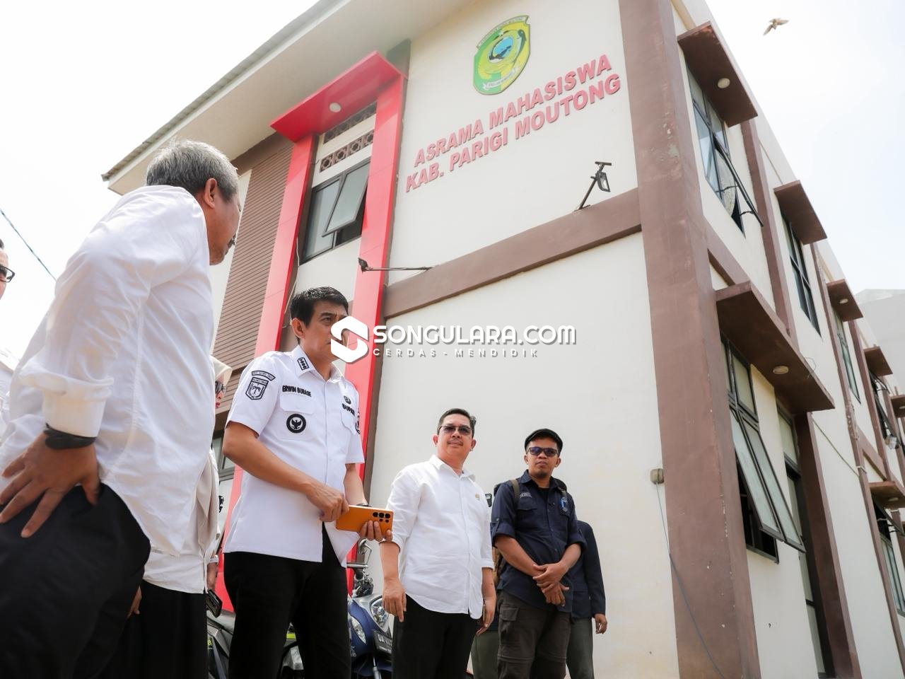 Tinjau Asrama Mahasiswa di Palu, Bupati Erwin Siapkan Anggaran Perbaikan Fasilitas