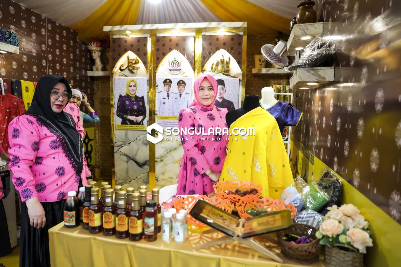 Dekranasda Parigi Moutong Promosikan Motif Bomba Saga pada Pameran UMKM MTQ Sulawesi Tengah