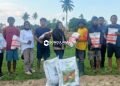 Komandan Srikandi LMP Parigi Moutong Serahkan Bantuan Bibit Jagung ke Petani Lobu Mandiri
