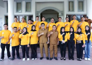 Bupati Erwin Lepas 20 Mahasiswa ke Poltekesos, Bakal Lobi Kemensos soal Status Kedinasan