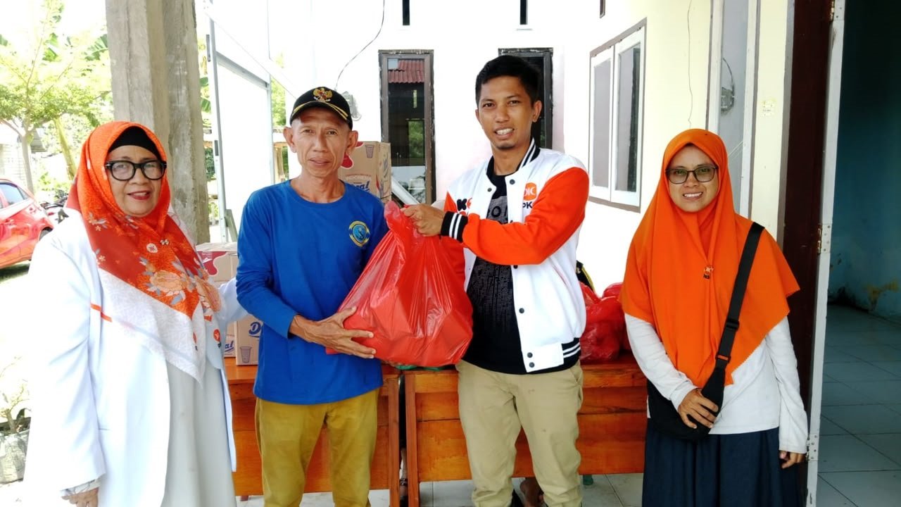 Banjir Avulua, PKS Parigi Moutong Salurkan Bantuan dan Data Kebutuhan Warga