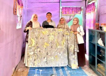 Kunjungi Perajin Ecoprint di Mepanga, Hestiwati Dorong Produk Lokal Naik Kelas