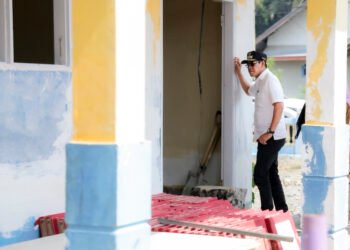 Erwin Burase Pantau Revitalisasi Sekolah, Pastikan Pekerjaan Tuntas Tepat Waktu
