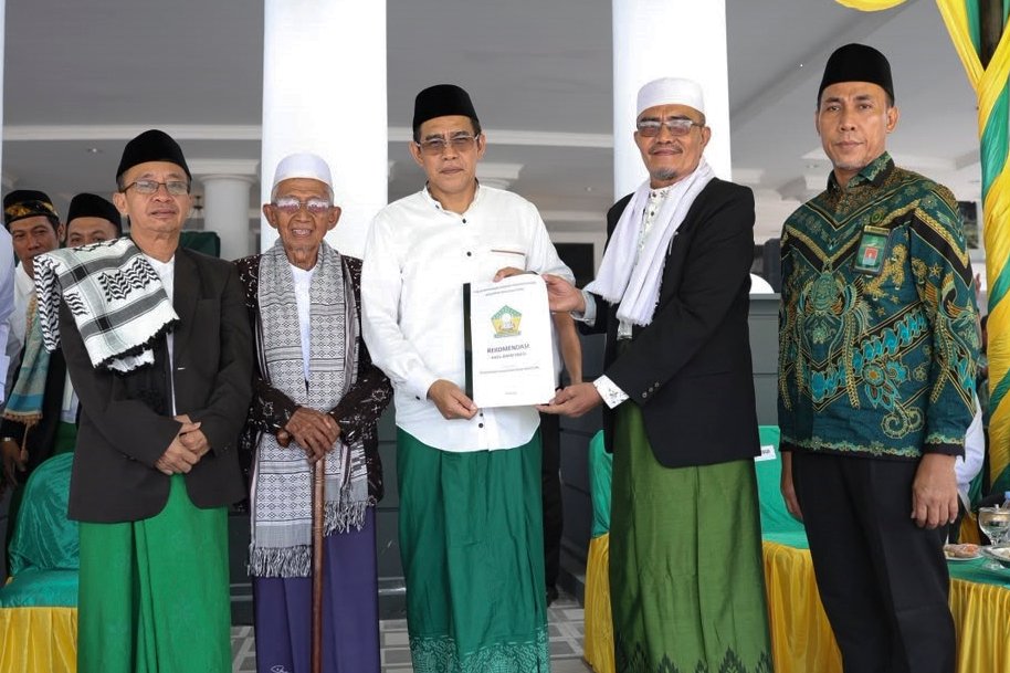 Hari Santri, FKPP Serahkan Enam Rekomendasi kepada Bupati Erwin Burase